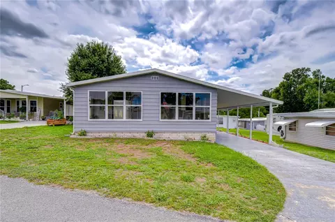 6055 Crestview Ln, Zephyrhills, FL 33542