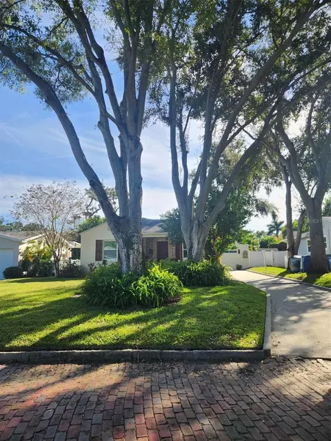 734 37th Ave N, Saint Petersburg, FL 33704