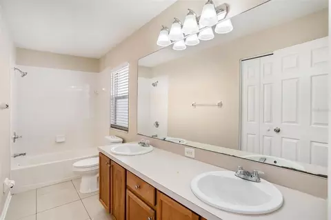 Bath - 12712 Longcrest Dr, Riverview, FL 33579 photo 1 of 3