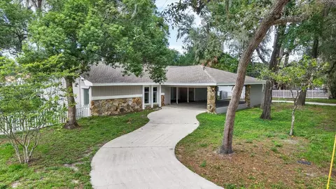 6906 Greenhill Pl, Tampa, FL 33617