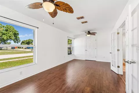 Living - 2959 Maple Ct, Dunedin, FL 34698 photo 4 of 17