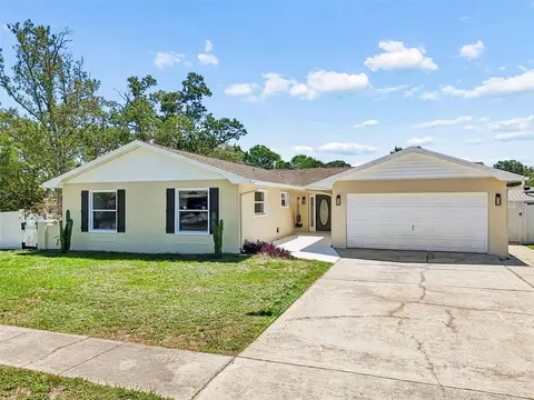 Exterior - 2959 Maple Ct, Dunedin, FL 34698 photo 2 of 15
