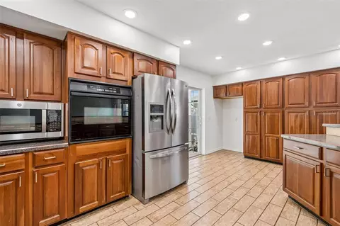 Kitchen - 2959 Maple Ct, Dunedin, FL 34698 photo 4 of 6