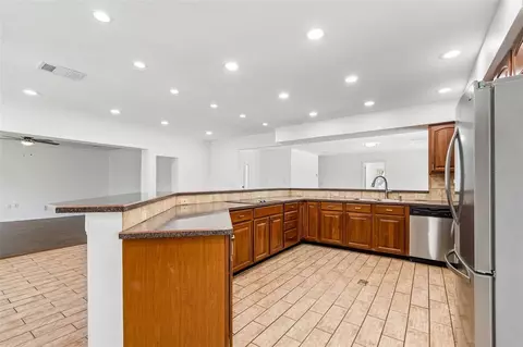 Kitchen - 2959 Maple Ct, Dunedin, FL 34698 photo 3 of 6