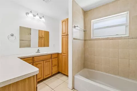 Bath - 2959 Maple Ct, Dunedin, FL 34698 photo 1 of 6