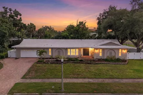 303 Roebling Rd S, Belleair, FL 33756