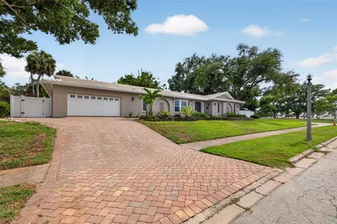 303 Roebling Rd S, Belleair, FL 33756