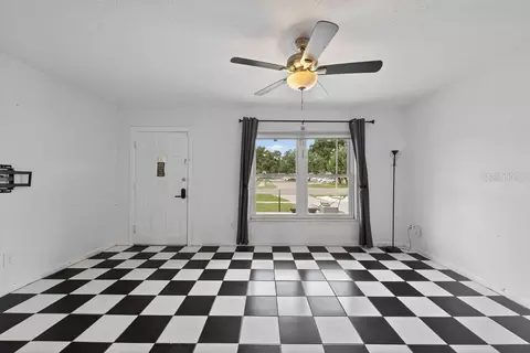 Living - 5127 Pine St, Seffner, FL 33584 photo 3 of 11