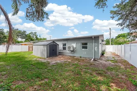 Exterior - 5127 Pine St, Seffner, FL 33584 photo 3 of 9