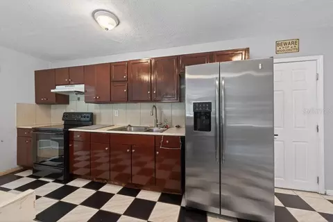 Kitchen - 5127 Pine St, Seffner, FL 33584 photo 3 of 9