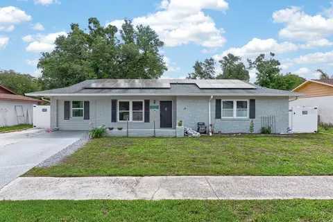 Exterior - 5127 Pine St, Seffner, FL 33584 photo 6 of 9