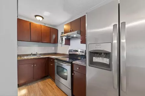Kitchen - 5127 Pine St, Seffner, FL 33584 photo 6 of 9
