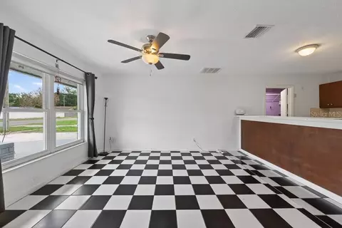 Living - 5127 Pine St, Seffner, FL 33584 photo 2 of 11