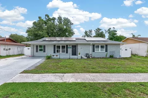 Exterior - 5127 Pine St, Seffner, FL 33584 photo 7 of 9