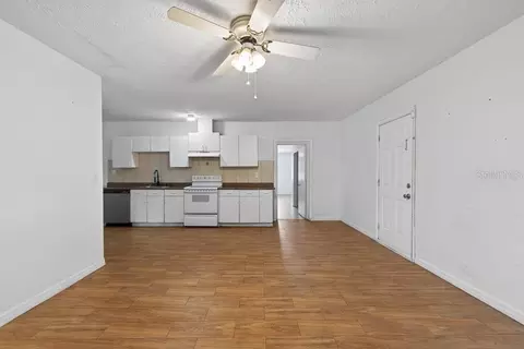Living - 5127 Pine St, Seffner, FL 33584 photo 10 of 11