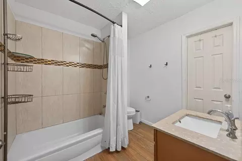 Bath - 5127 Pine St, Seffner, FL 33584 photo 4 of 5