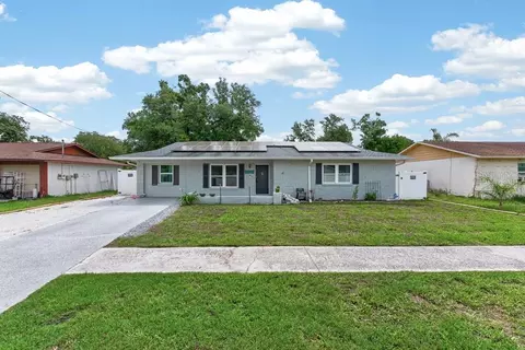 Exterior - 5127 Pine St, Seffner, FL 33584 photo 8 of 9