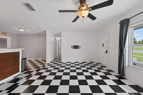 Living - 5127 Pine St, Seffner, FL 33584 photo 4 of 11