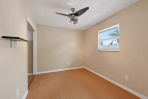 Bedroom - 5127 Pine St, Seffner, FL 33584 photo 2 of 5