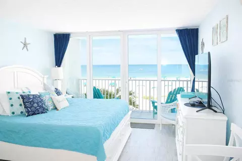 9980 Gulf Blvd #318, Treasure Island, FL 33706