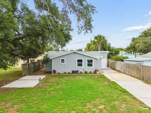 205 2nd Ave NW, Largo, FL 33770