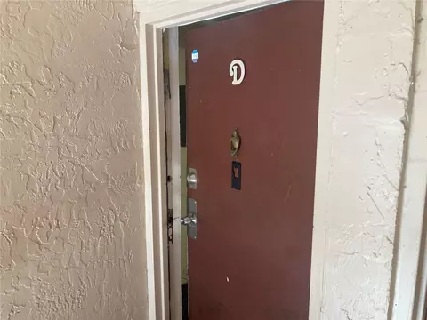 7502 Needle Leaf Pl #70, Tampa, FL 33617