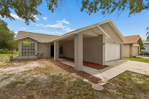 Exterior - 11318 Blackbark Dr, Riverview, FL 33579 photo 3 of 5