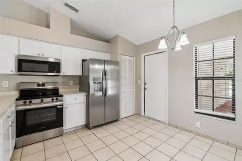 Kitchen - 11318 Blackbark Dr, Riverview, FL 33579 photo 1 of 3
