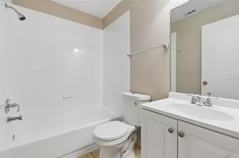 Bath - 11318 Blackbark Dr, Riverview, FL 33579 photo 2 of 2