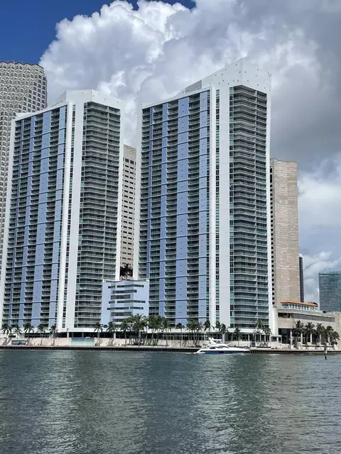 335 S Biscayne Blvd #3400, Miami, FL 33131