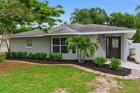1533 Suffolk St N, Saint Petersburg, FL 33710