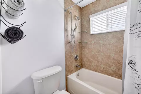 Bath - 11384 Walden Loop, Parrish, FL 34219 photo 4 of 9