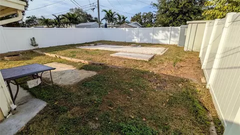 Exterior - 11301 110th Ter, Largo, FL 33778 photo 4 of 8