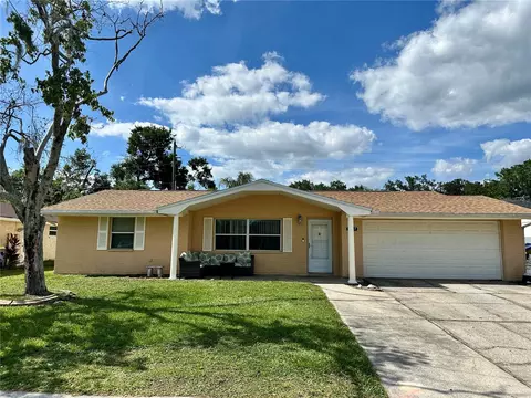 7917 Foxwood Dr, New Port Richey, FL 34653