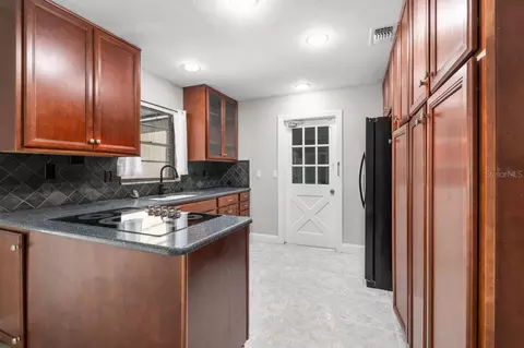Kitchen - 11511 Mcmullen Loop, Riverview, FL 33569 photo 3 of 5