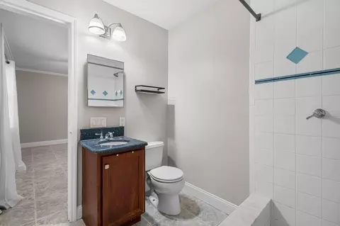 Bath - 11511 Mcmullen Loop, Riverview, FL 33569 photo 2 of 4