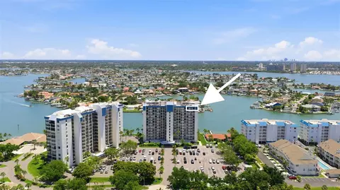 9415 Blind Pass Rd #PH4, Saint Pete Beach, FL 33706