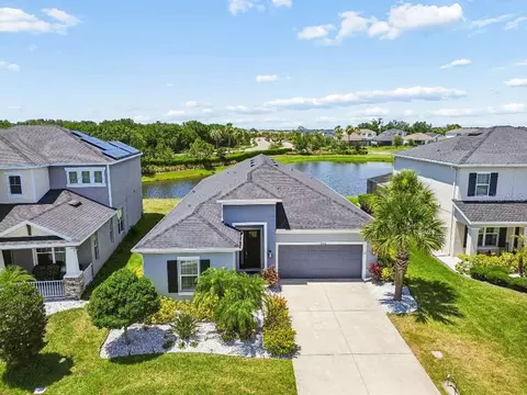 10531 Piedra Dr, Palmetto, FL 34221