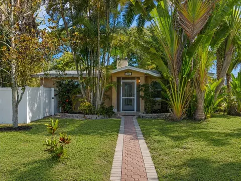 502 Florida Blvd, Crystal Beach, FL 34681