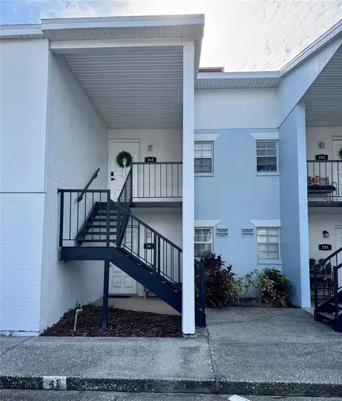 3819 N Oak Dr #I42, Tampa, FL 33611