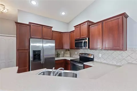Kitchen - 9107 Moonlit Meadows Loop, Riverview, FL 33578 photo 1 of 2