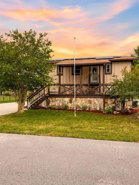 9100 Debbie Ln, Hudson, FL 34669