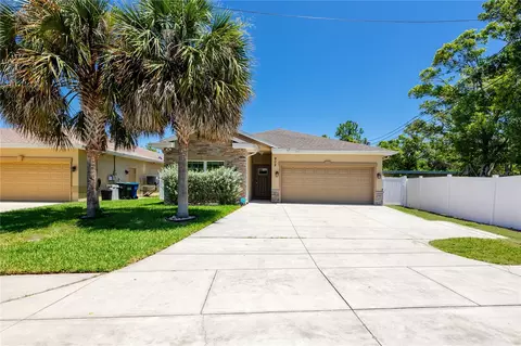 902 8th Ave NW, Largo, FL 33770