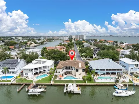 2853 Seabreeze Dr S, Gulfport, FL 33707