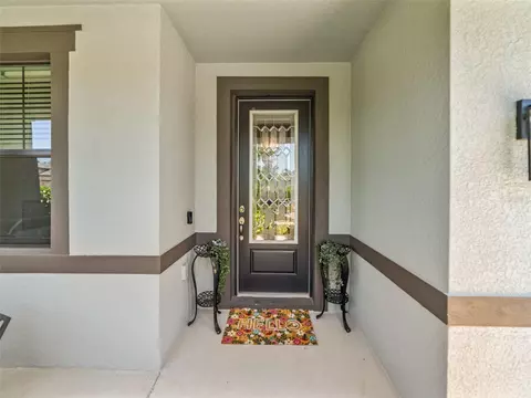 Exterior - 1220 Florablu Dr, Seffner, FL 33584 photo 4 of 13