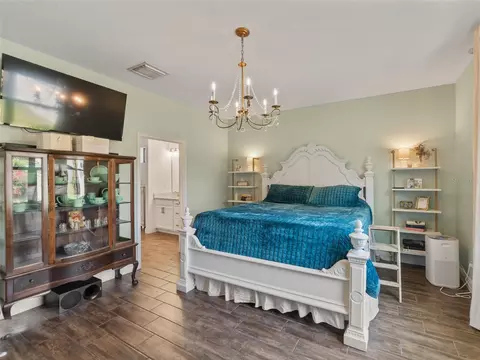 Bedroom - 1220 Florablu Dr, Seffner, FL 33584 photo 2 of 5