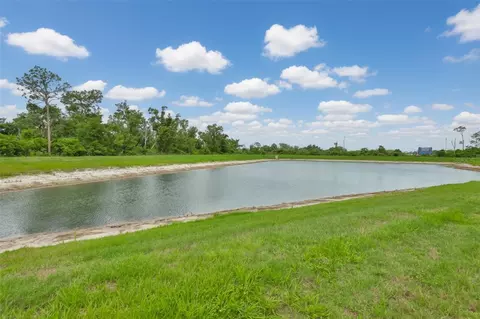View/Area - 11527 Cedar Valley Dr, Riverview, FL 33569 photo 2 of 11