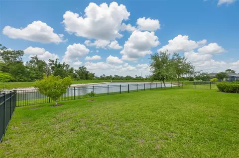 Exterior - 11527 Cedar Valley Dr, Riverview, FL 33569 photo 6 of 10