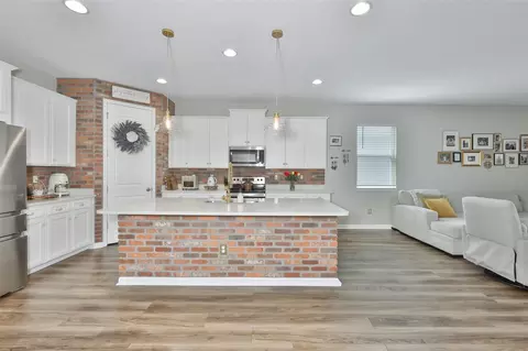 Kitchen - 11527 Cedar Valley Dr, Riverview, FL 33569 photo 2 of 7