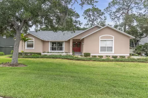 11566 Pine St, Seminole, FL 33772